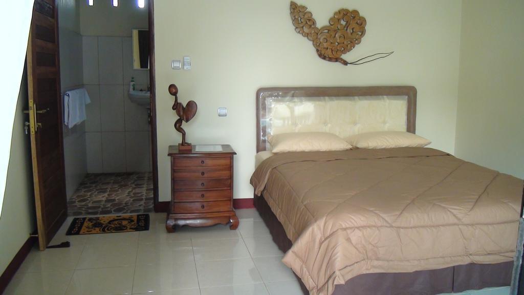Villa Yukie Senggigi Montongbuwoh الغرفة الصورة