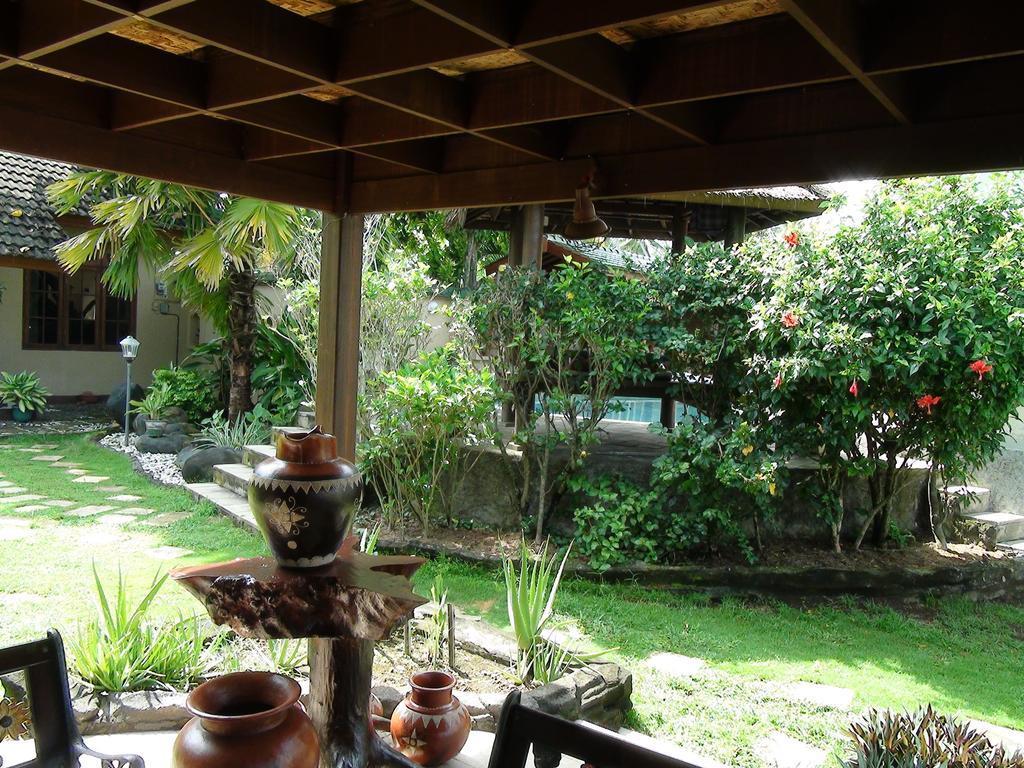 Villa Yukie Senggigi Montongbuwoh الغرفة الصورة
